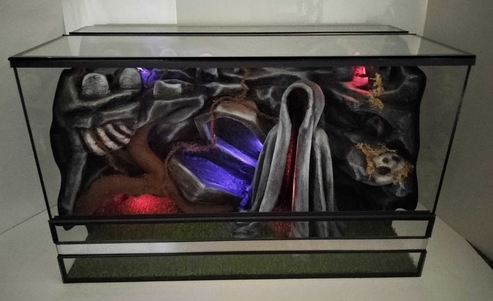 Terrarium ze spersonalizowanym wnętrzem, Cmentarz, TW13C3L