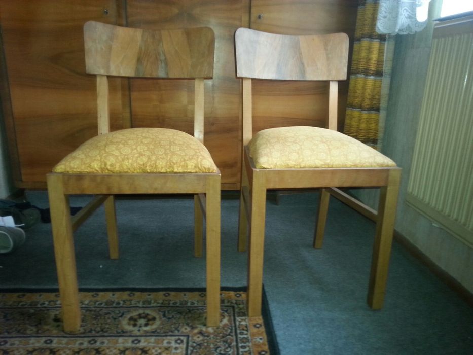 Krzesła drewniane PRL, retro, vintage 2 sztuki.