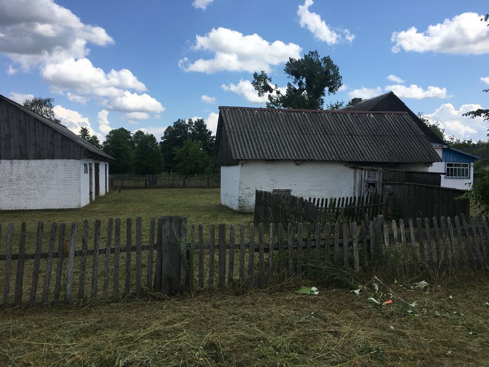 Продається хата с.Озеро Варашського району