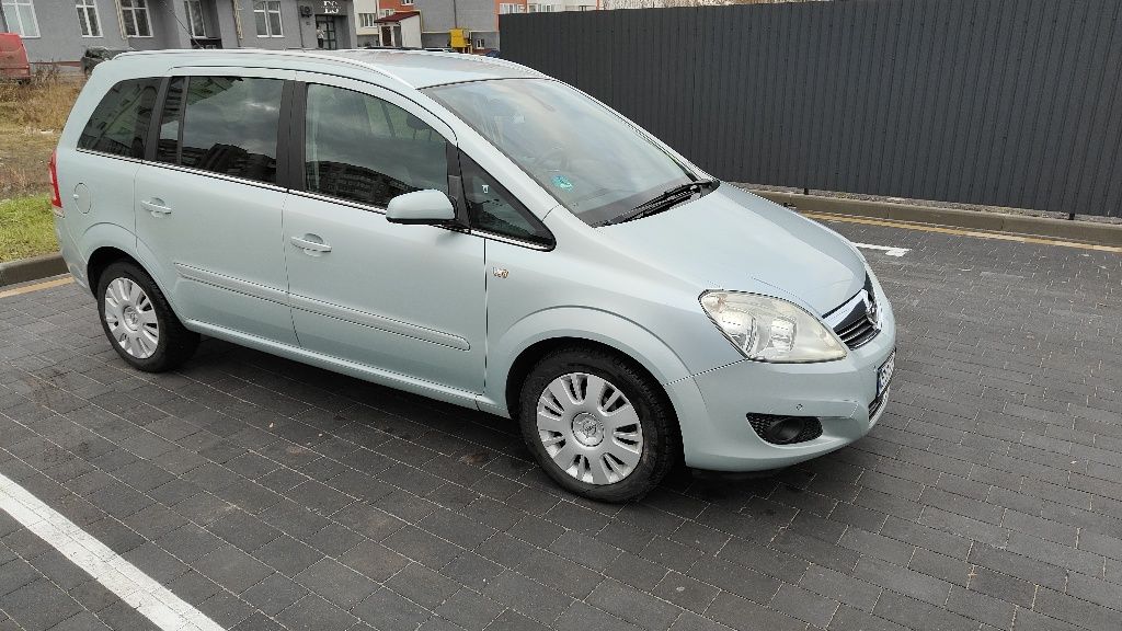 Продам Opel Zafira B