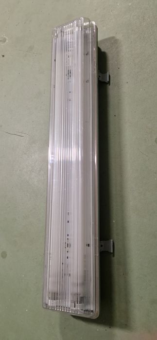 Lampa garażowa szczelna x6