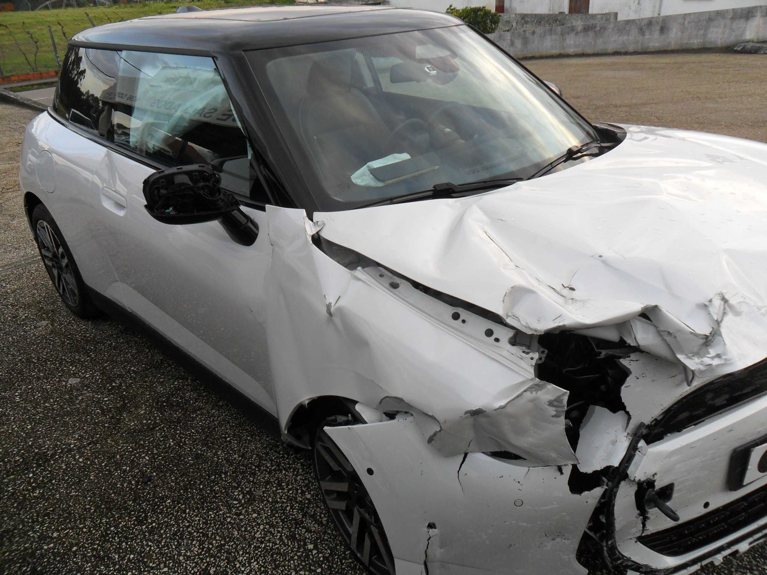 MINI 3 Portas Cooper SE Classic M (2024)