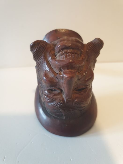 Antiga cabeça de um cachimbo americano -Farmers head