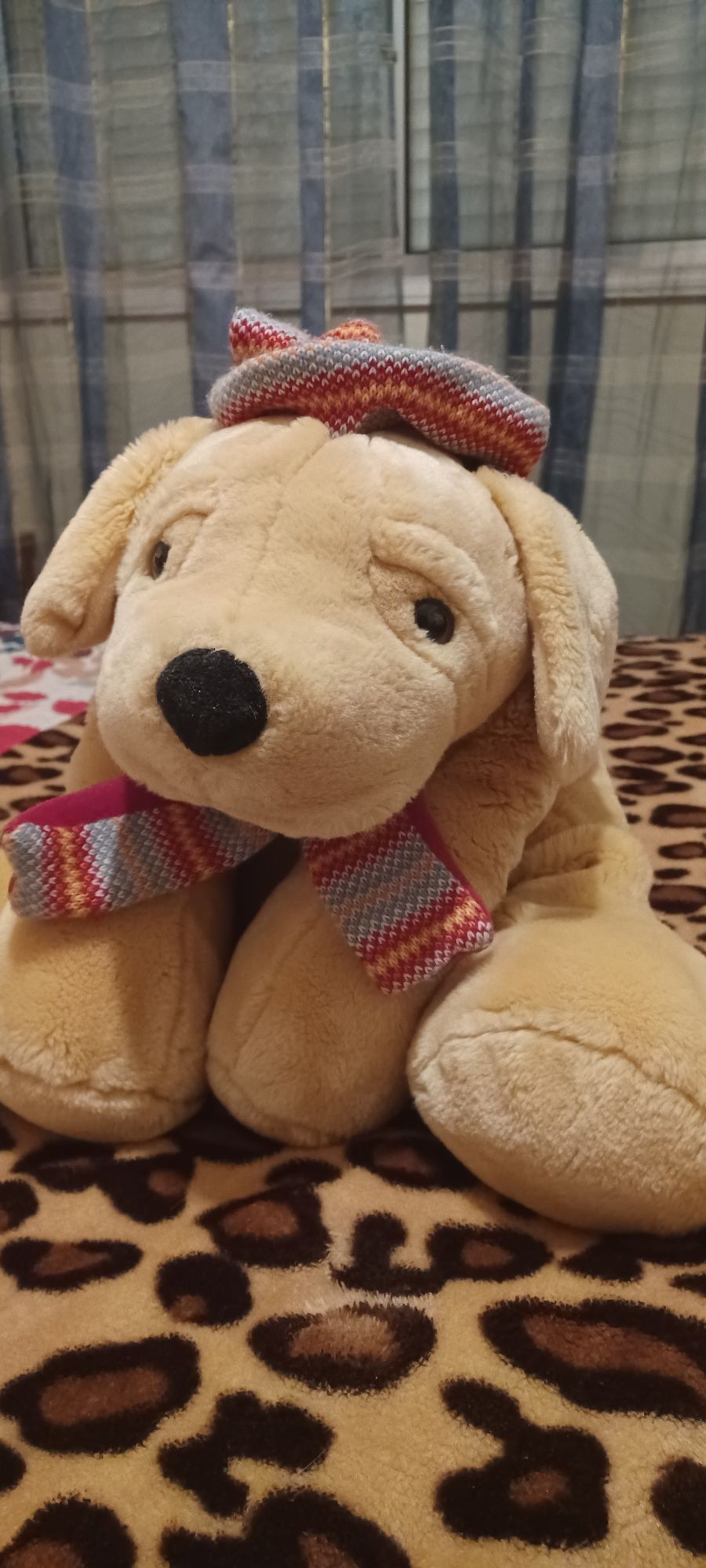 Cão de peluche de qualidade