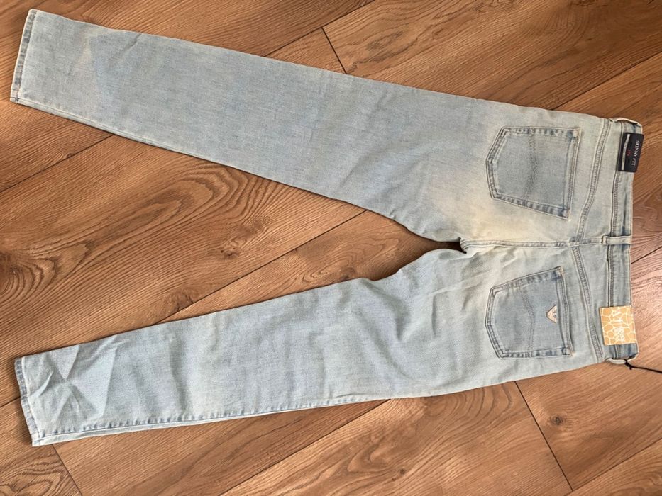 Jeansy Armani niebieskie