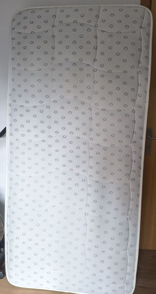 Cama criança + colchão 90*190