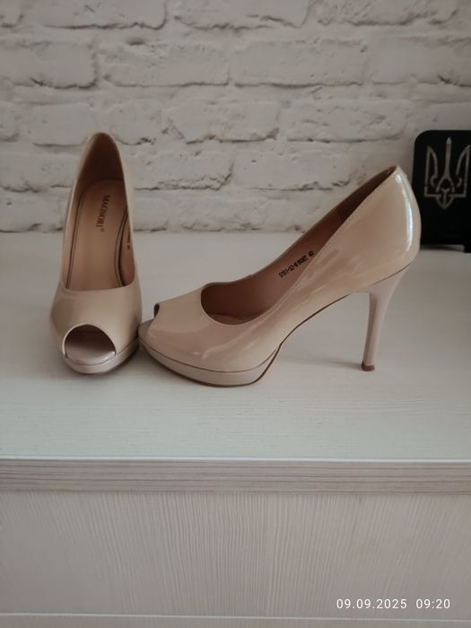 Женские туфли на каблуке