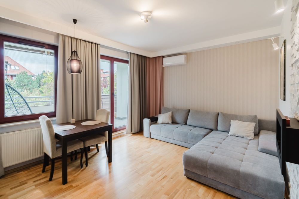 Wysoka _ 3 pok_ klimatyzacja _ garaż _ kom. lok_ dwa balkony _od zaraz