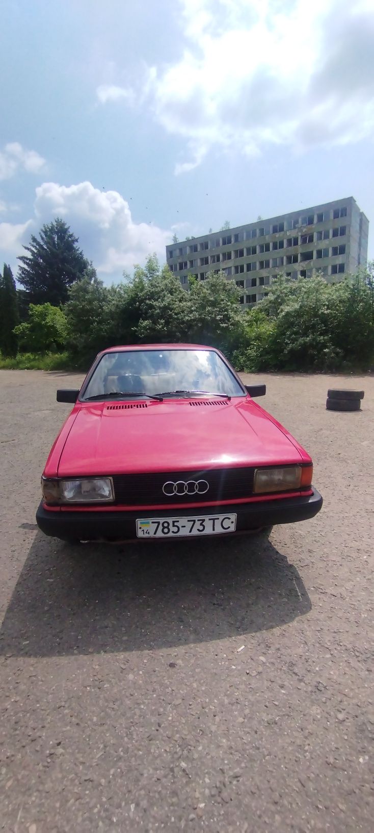 Продам Audi 80  1.6