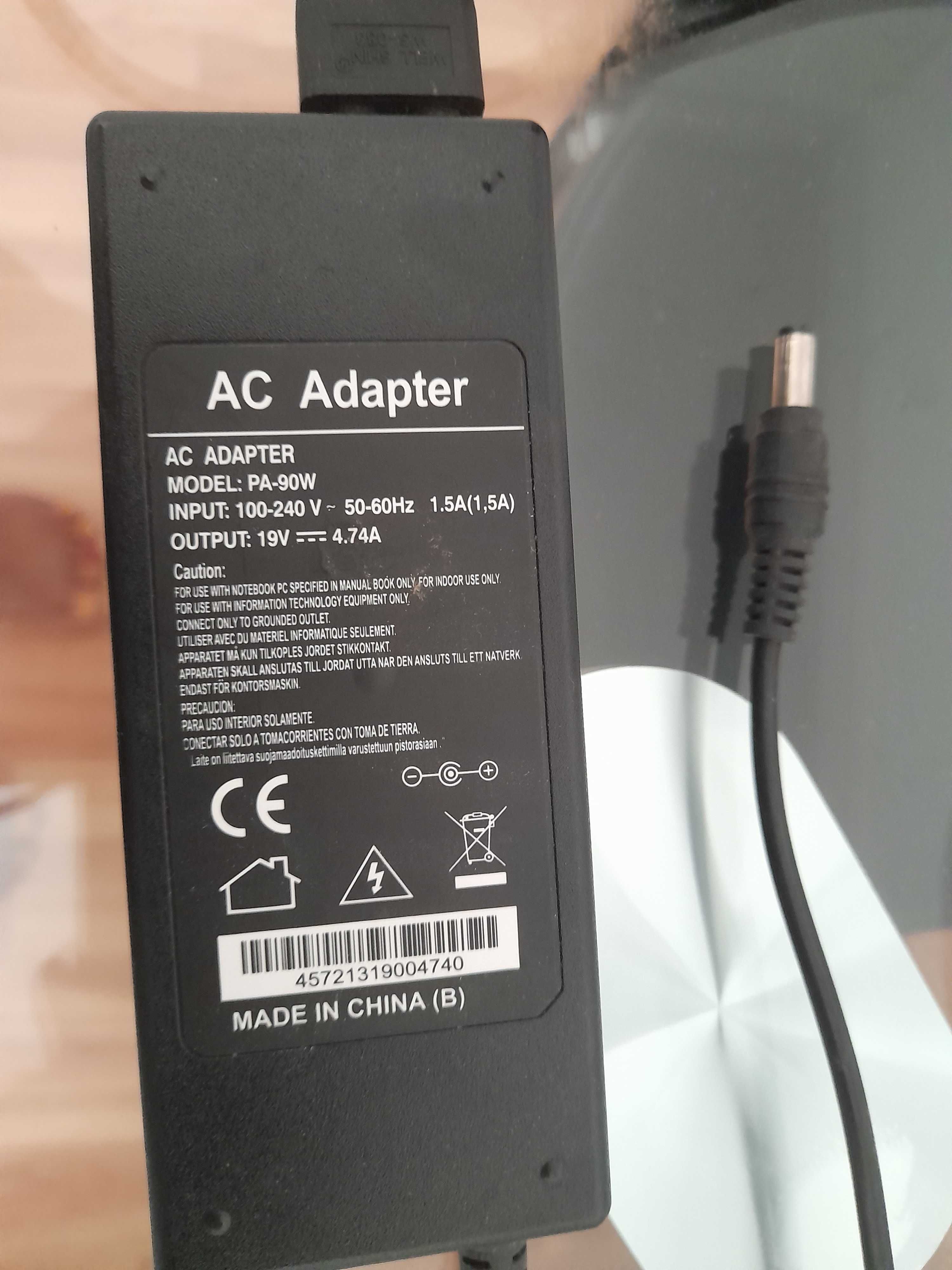 Carregador AC Adapter, de computador, 90w , 1.5A