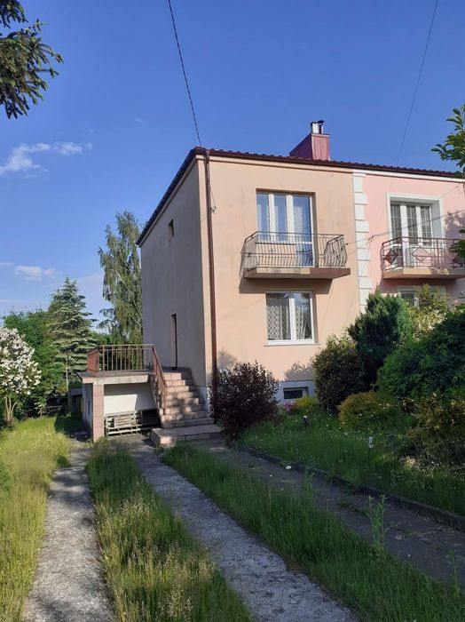 Dom bliźniak Miłkow koło Ostrowca.