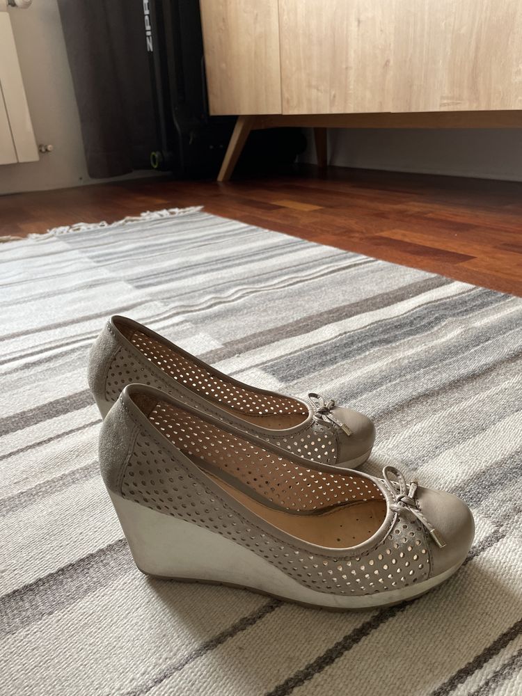 Buty na koturnie geox rozmiar 38