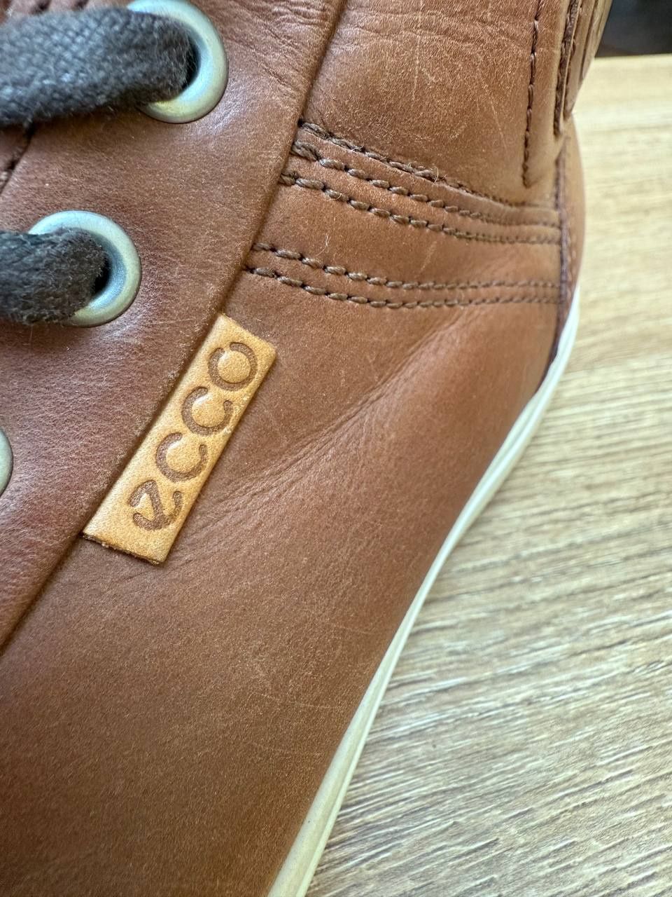 Взуття  чоловіче  ecco