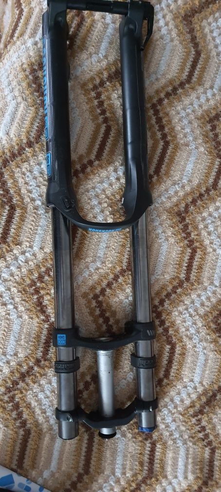 Suspensão de DH rockshock
