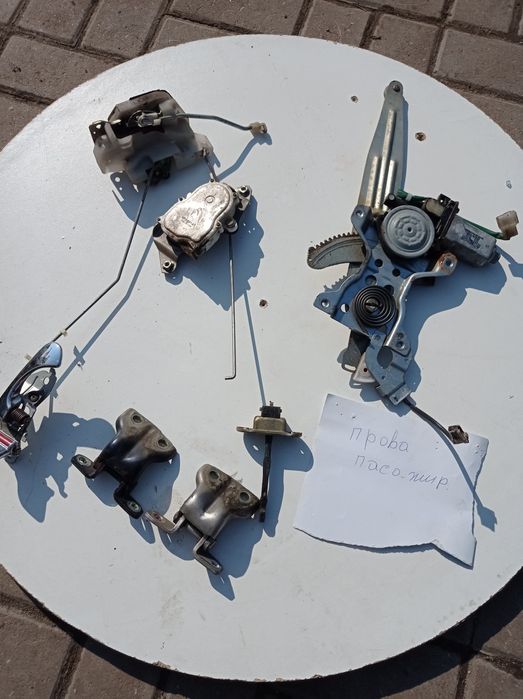 Склопідйомник замок L200
Mitsubishi Pajero Sport (1996-2008
Mitsub