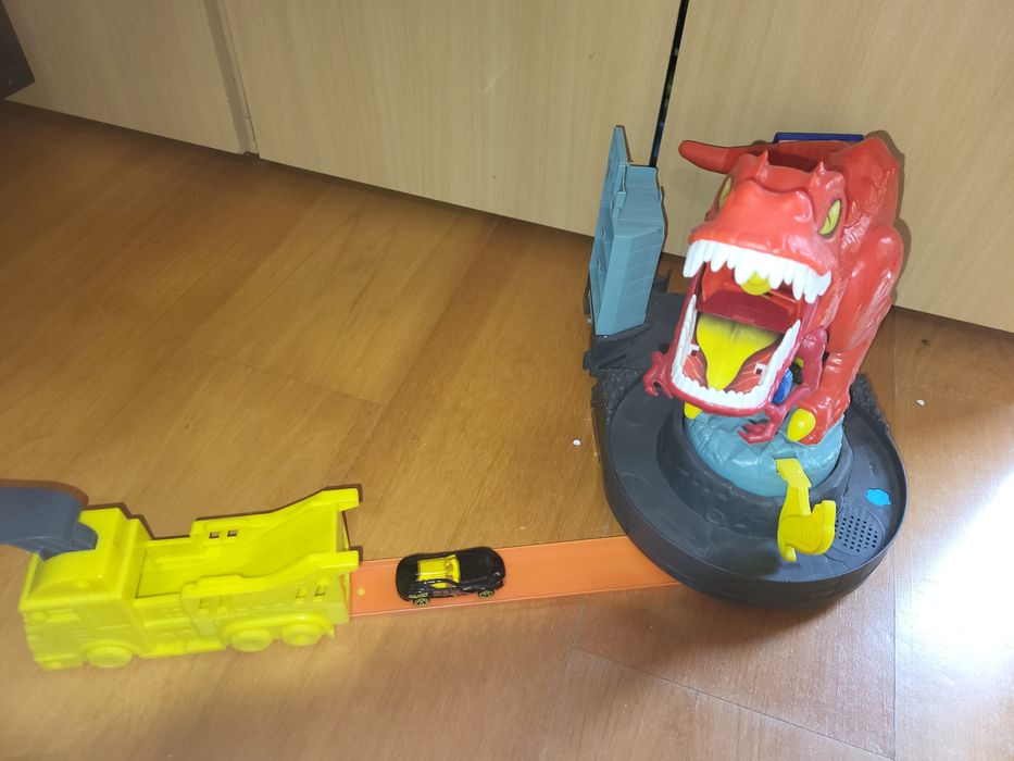 Pista Hot weels do T-Rex