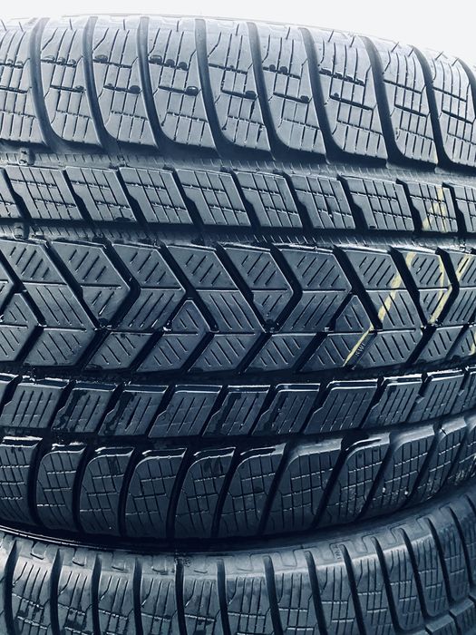 315 40 21 Pirelli winter Scorpion 85%