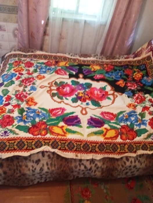 Продам килим  ручної роботи.