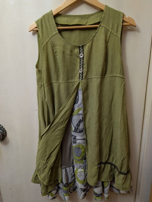 Віддам светри, сукню