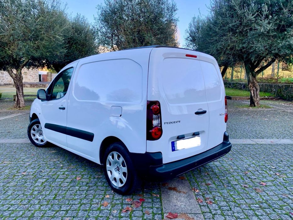 Peugeot Partner 1.6 Hdi 100cv GPS/3Lug./AC