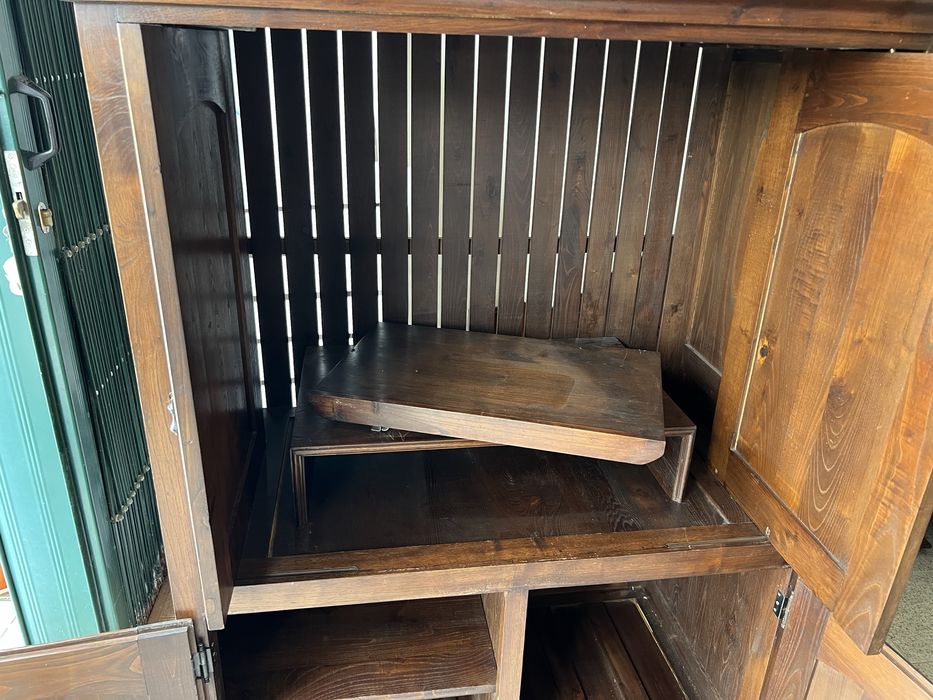 Armário para televisão em castanho