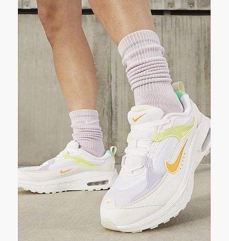 Оригінальні жіночі кросівки NIKE AIR MAX BLISS NEXT NATURE WHITE FJ474