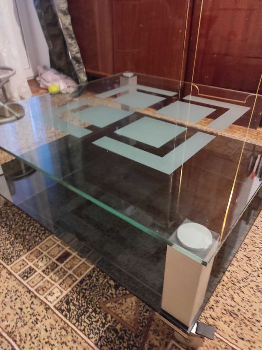 Стол стеклянный квадратный кофейный, журнальный.