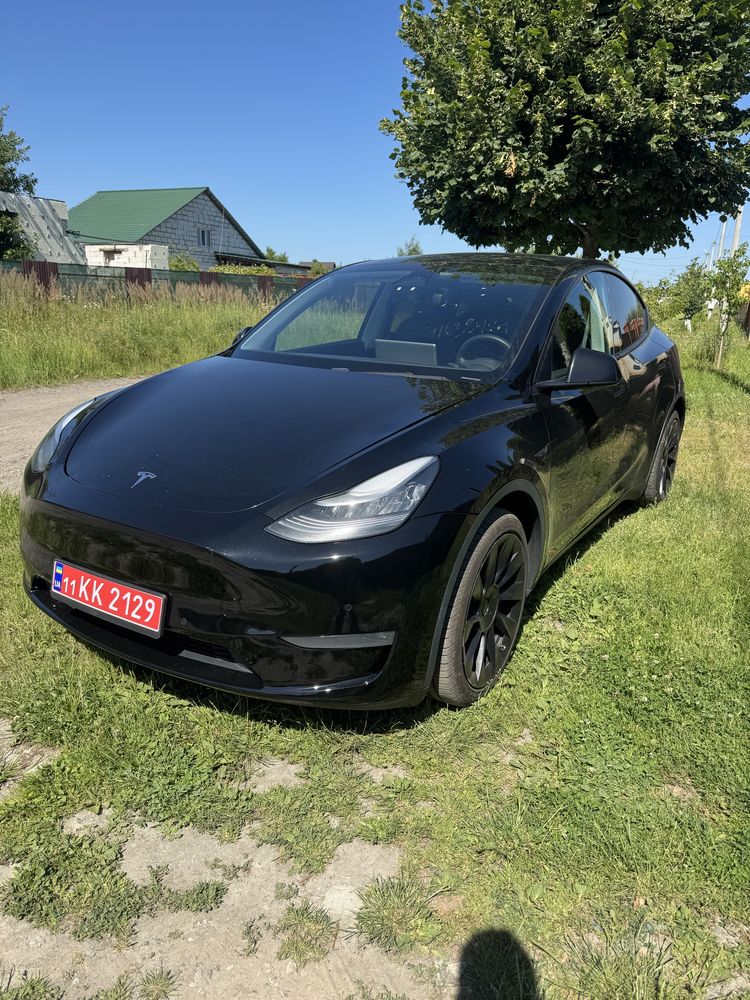 Tesla Y long range в києві