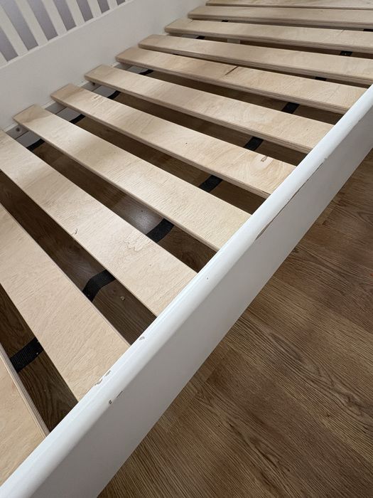 Łóżko drewniane 200x90 – białe, solidne