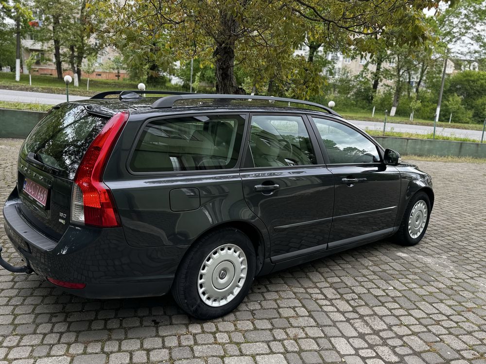 Продам  Volvo v50 2010