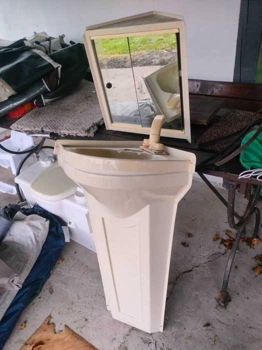 Umywalka szafka łazienka do przyczepy kempingowej kampera