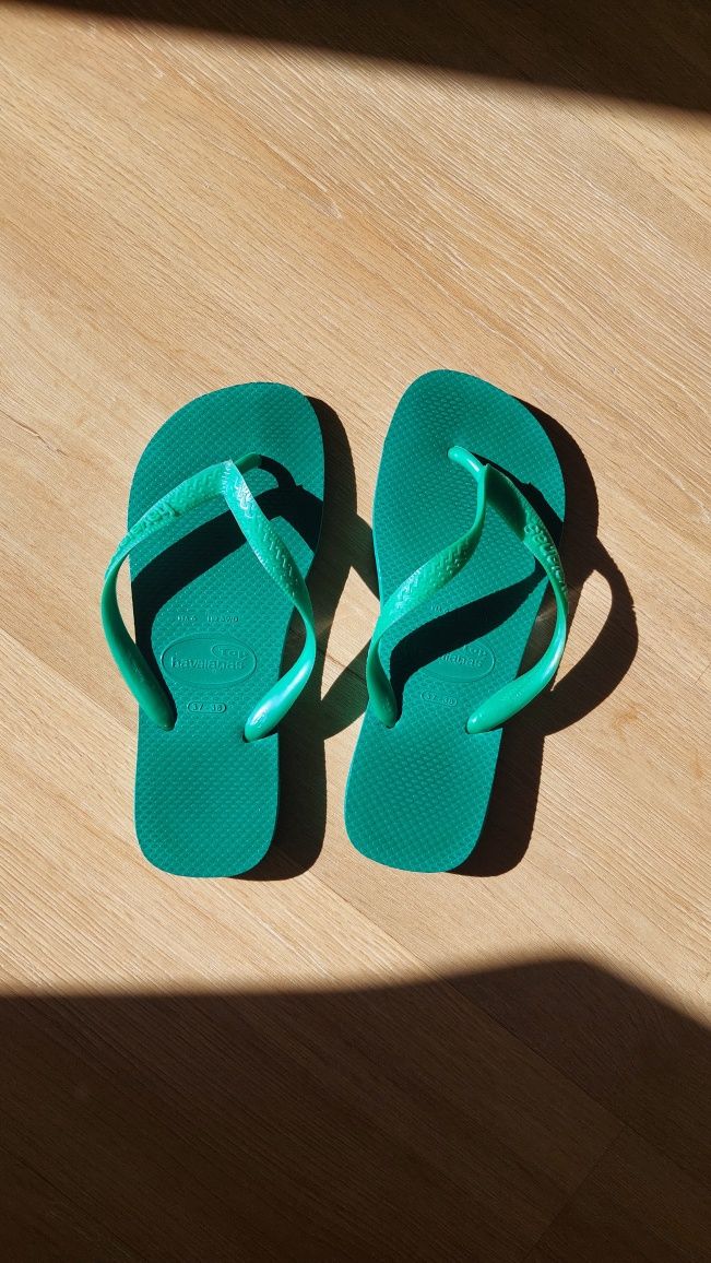 Havaianas azuis/verdes