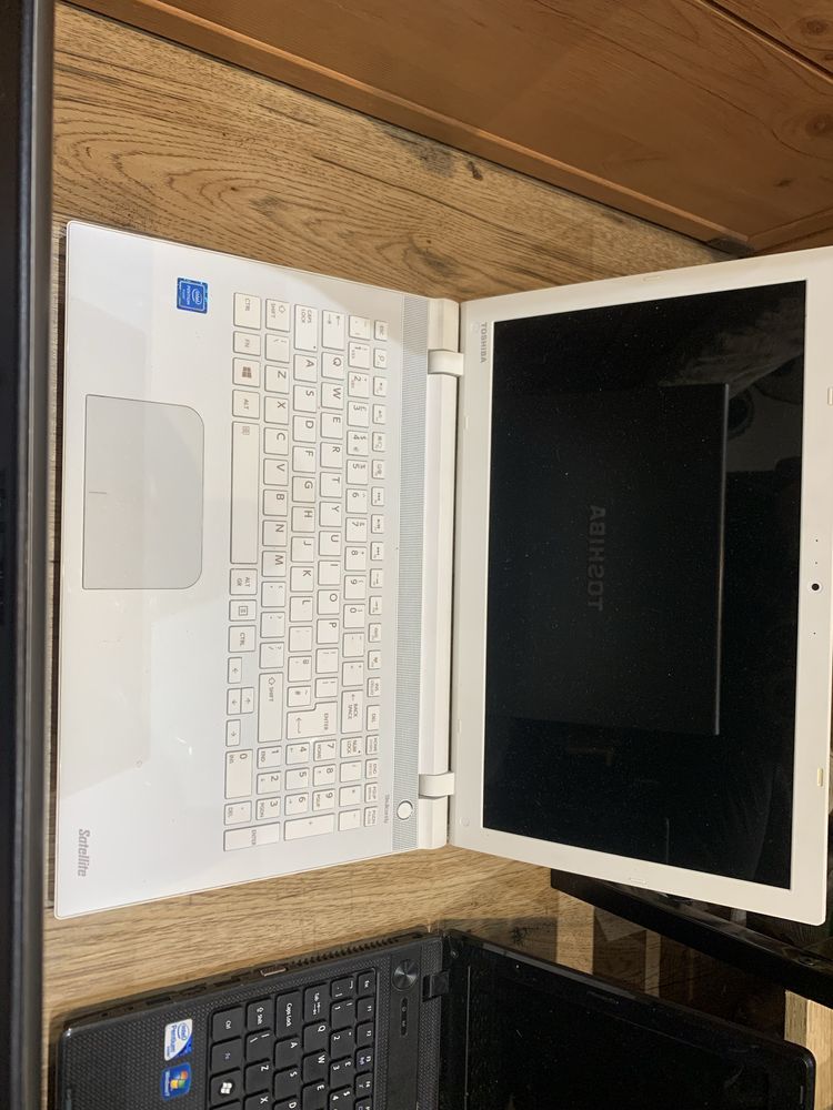 Laptopy do użytkowania/na części