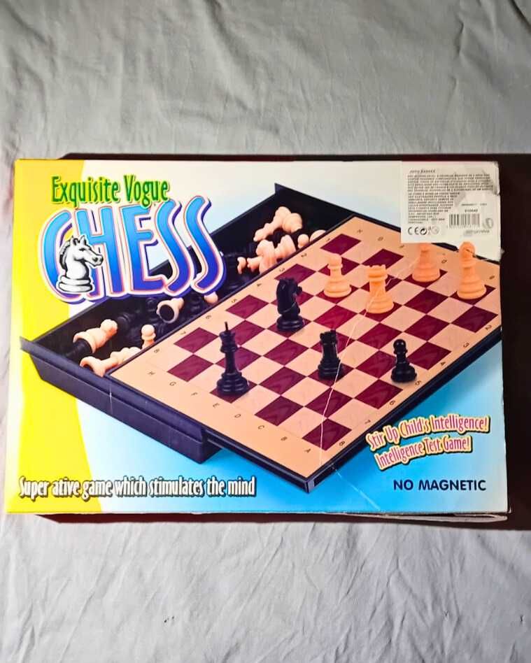 Jogo de Tabuleiro – Exquisite Vogue Chess da AO QING (Modelo 638A)