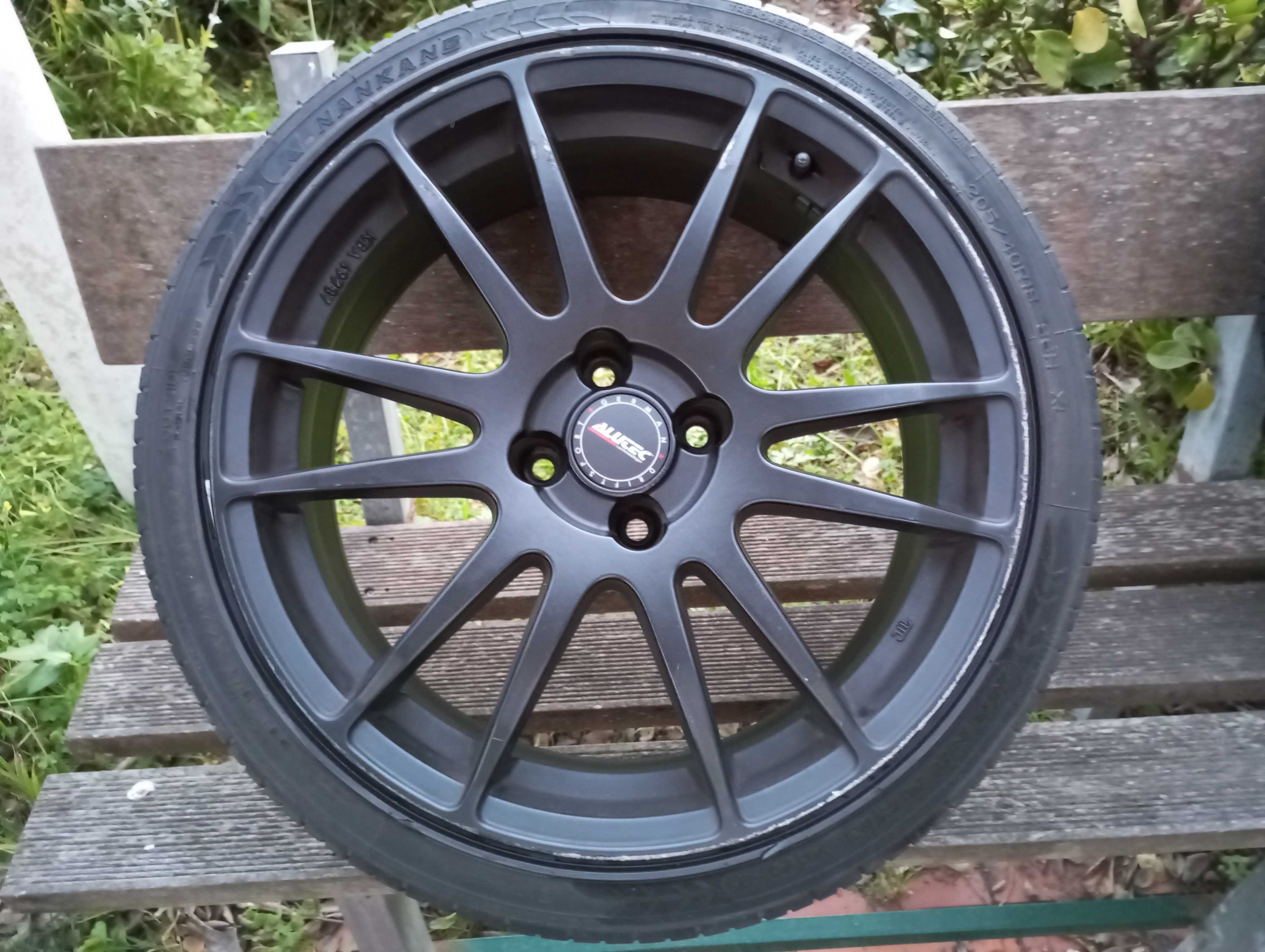 Vendo 4 Jantes Alutec Monstr com pneus Nankang
205/40/18