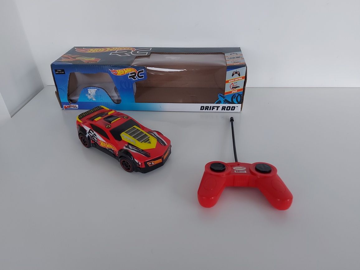 Zdalnie sterowane autko Hot Wheels Drift Rod RC