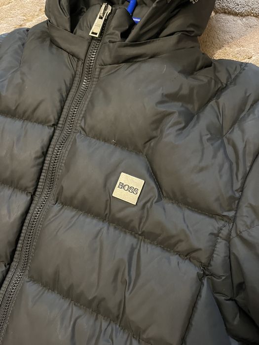 Продам зимову куртку BOSS