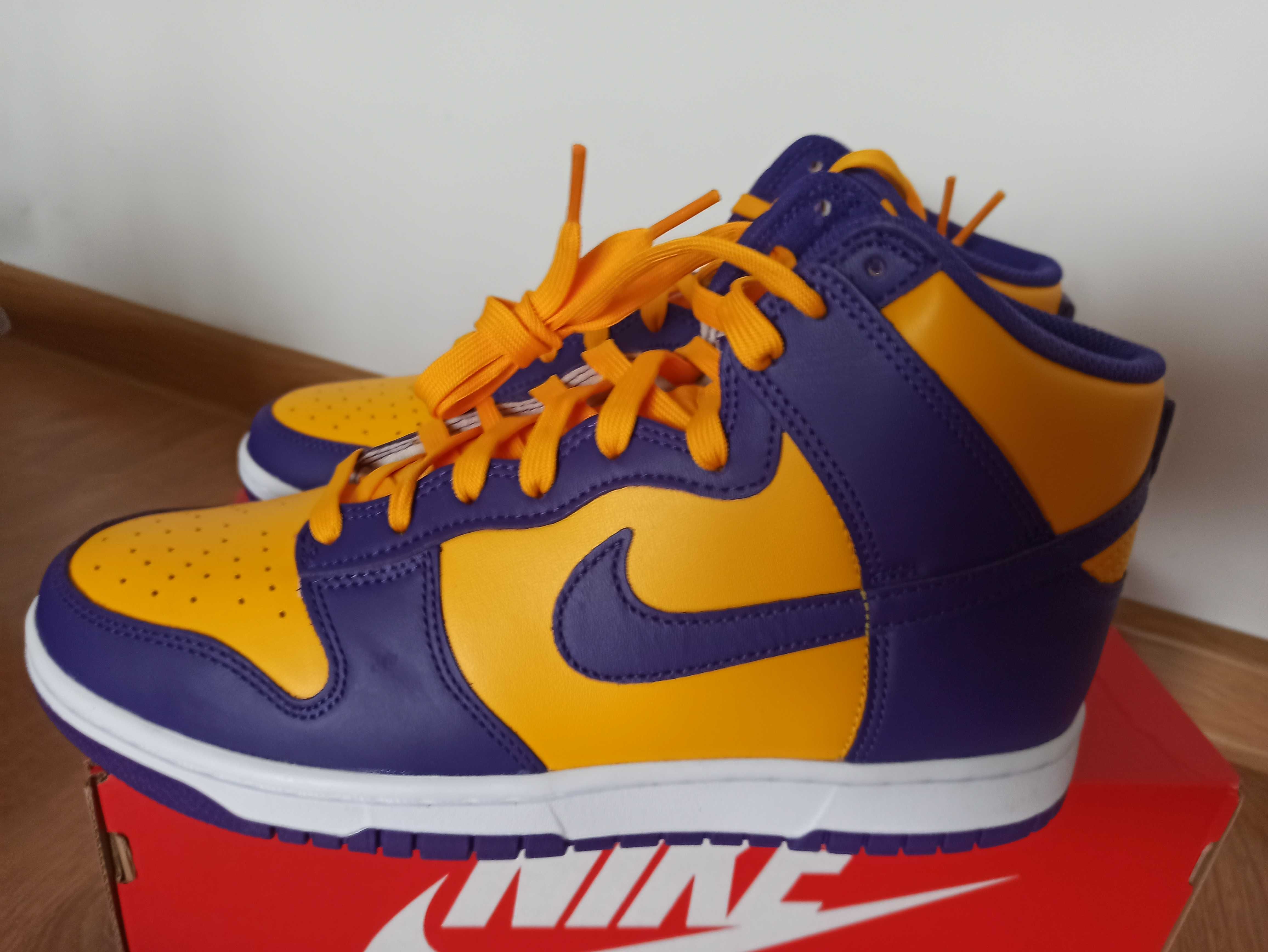 (r. Eur 42,5) Nike Dunk High Lakers DD1399,-500