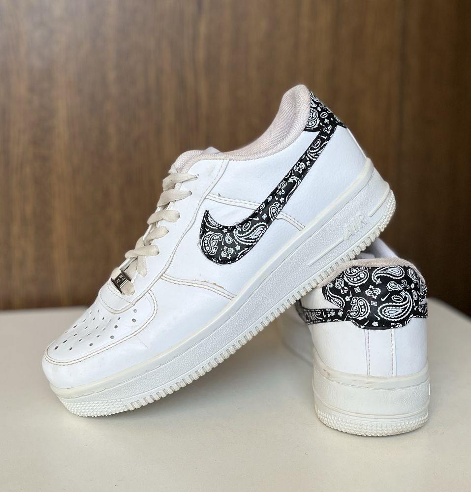 Фирменные шикарные кроссовки Nike air 39 размер, 25 см