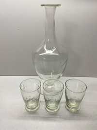 Conjunto de 1 Garrafa e 3 copos Transparentes com Enfeites