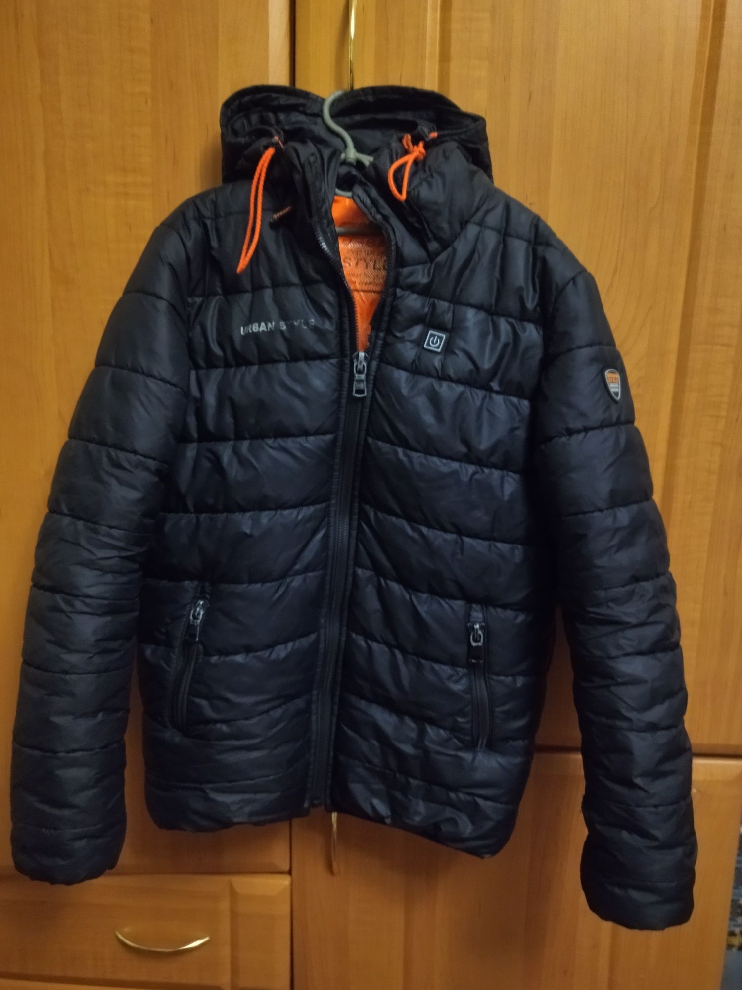 Тепла Куртка зимова з електро підігрівом 8-9 років