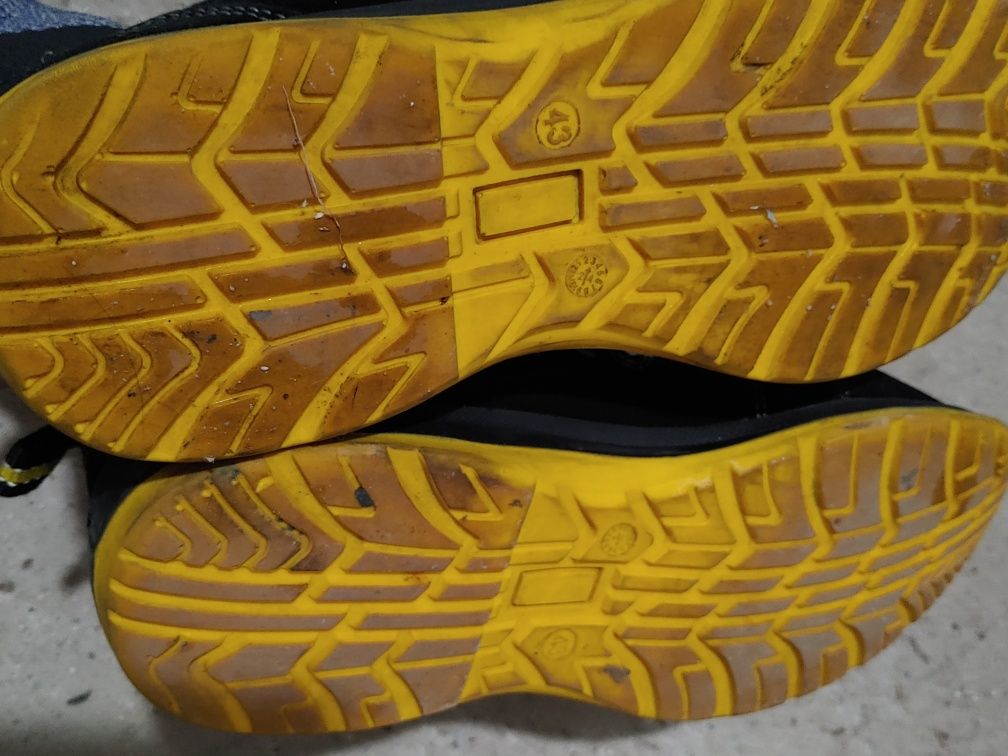 Sprzedam buty robocze 43 używane