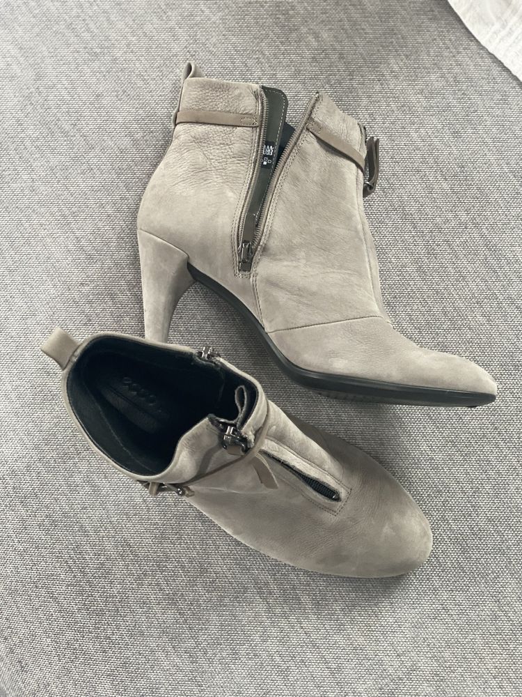 Buty na obcasie Ecco