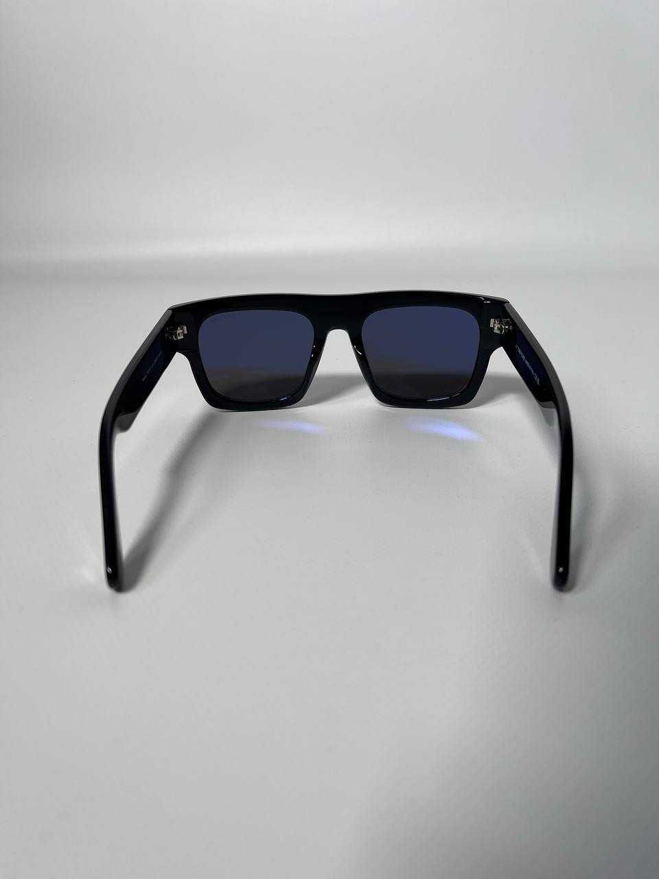 Очки Tom Ford FT0711 01A солнцезащитные