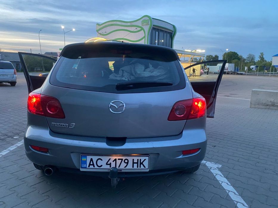 Мазда 3 . Хатчбек . 2005 рік 1.6 безин