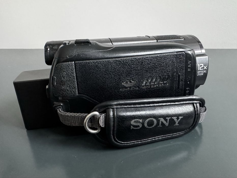 Відеокамера Sony Handycam HDR-XR520VE - Full HD, 240GB HDD
