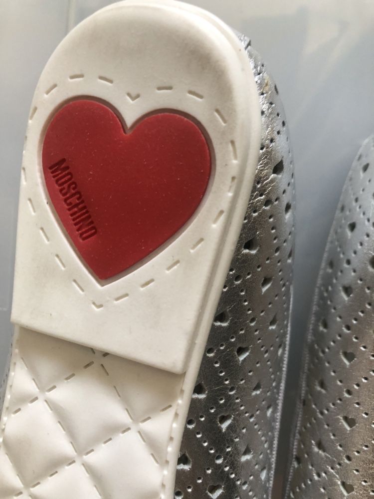 Balerinki Moschino skora naturalna r. 36