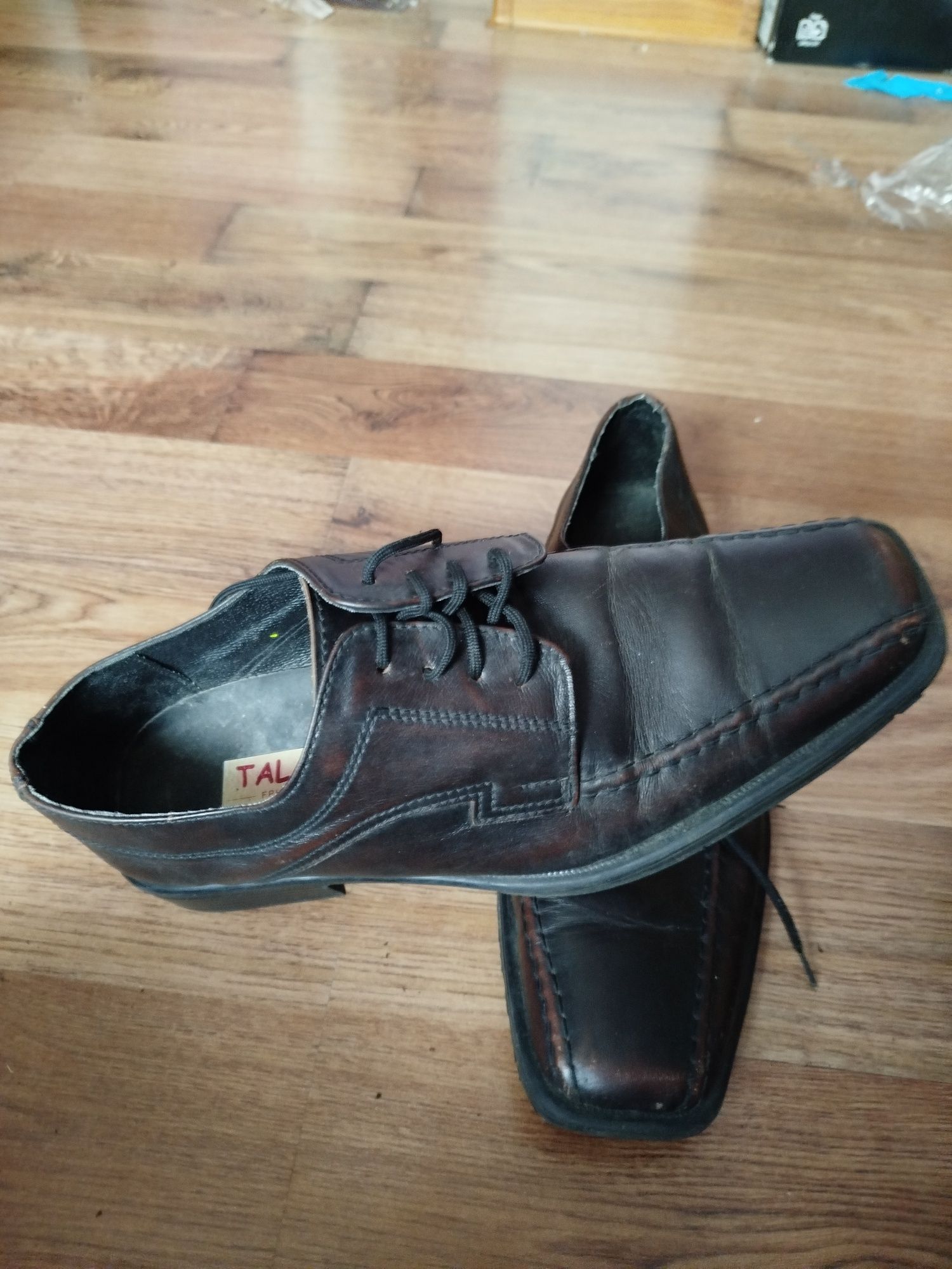 Buty młodzieżowe
