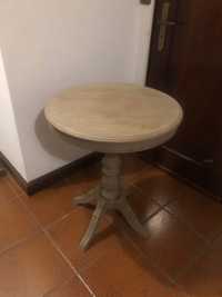 Mesa em madeira maciça pintada com técnica Pintura Chalk Paint