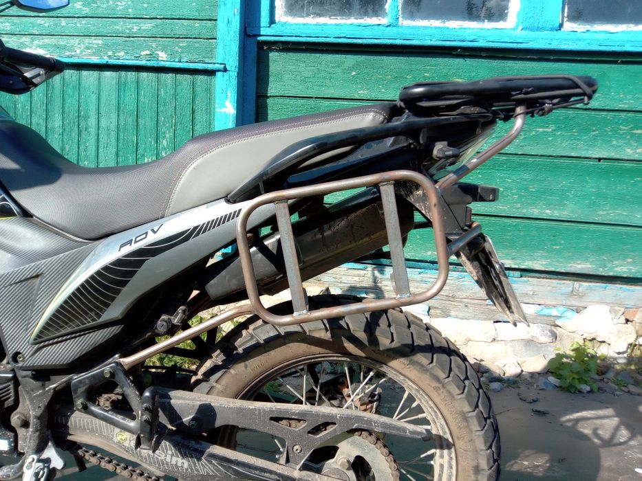 Hensim ADV 300. Mustang GT 250. Рамки під сумки або кофри